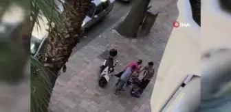 Denizli'de yürek burkan görüntüler kamerada... Engelli adamı tokatlayarak yere devirdi