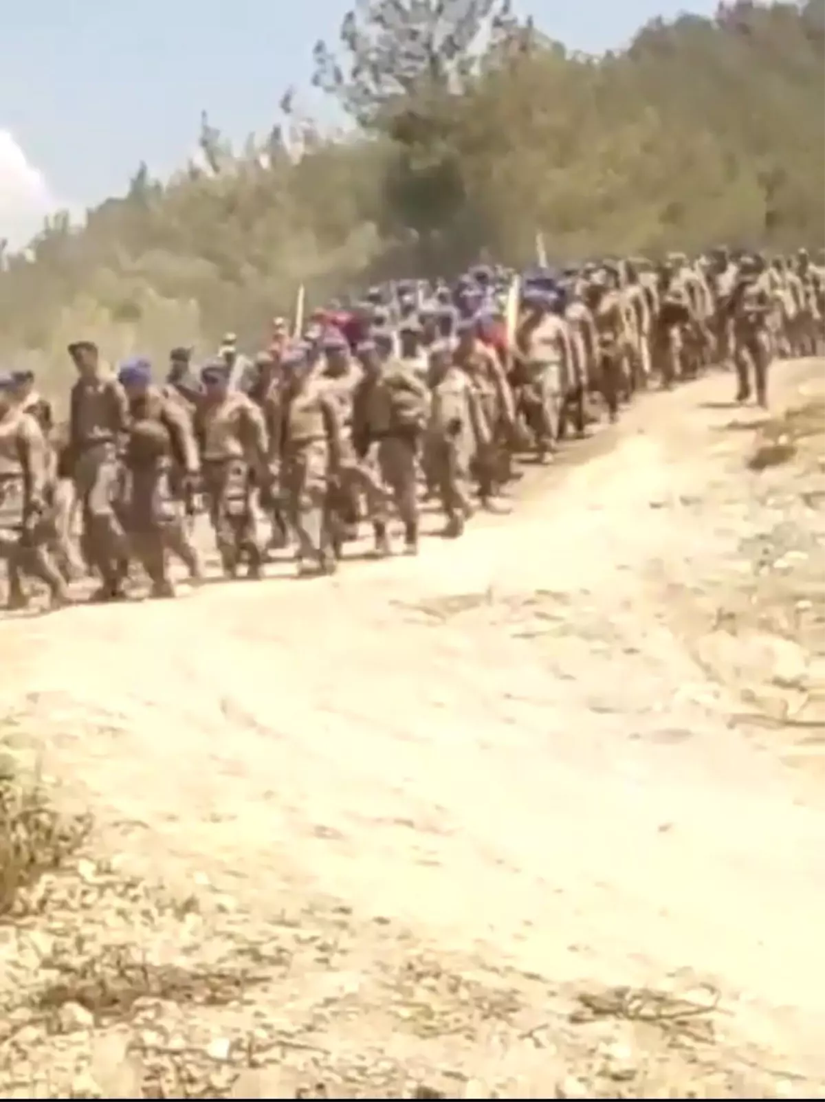 Son dakika haberi! Hatay yangını söndürüldü: Mehmetçik marş eşliğinde kışlaya döndü