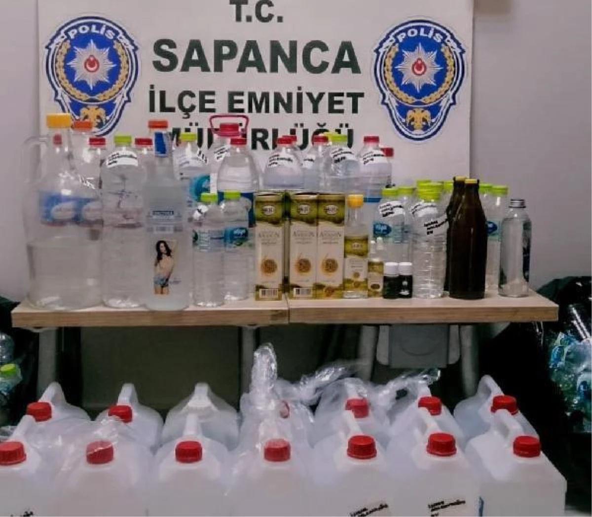 Sapanca\'da sahte içki operasyonu: 2 gözaltı