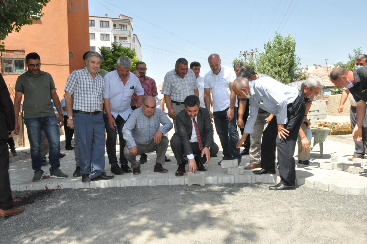 Yerköy Belediyesi 3 mahallede kilit parke çalışması başlattı
