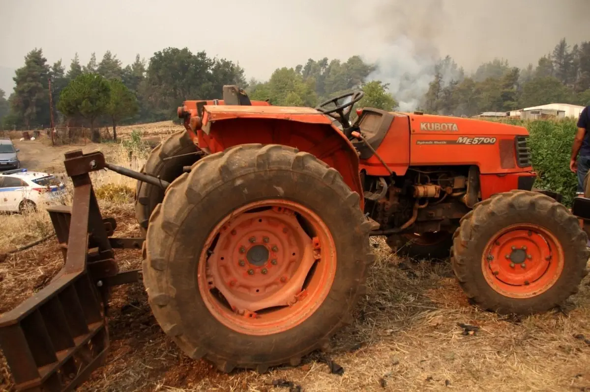 Yunanistan\'ın Eğriboz Adası\'ndaki yangın 3 gündür devam ediyor