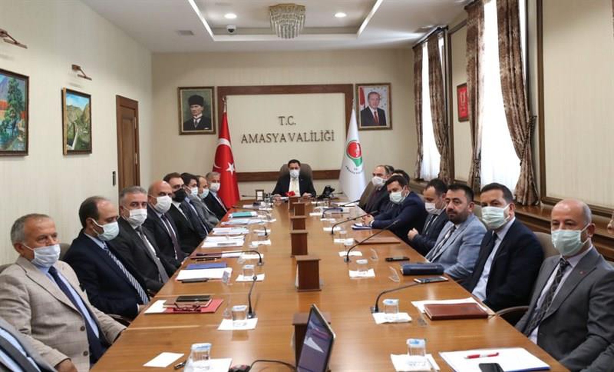 Son dakika: Amasya\'da Kamu Hizmetleri ile Kamu Yatırımları Toplantısı düzenlendi