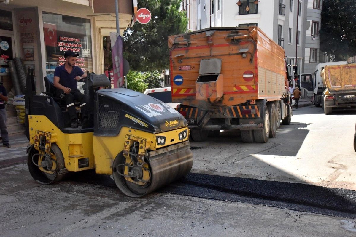 Bilecik\'te asfalt onarım çalışmaları devam ediyor