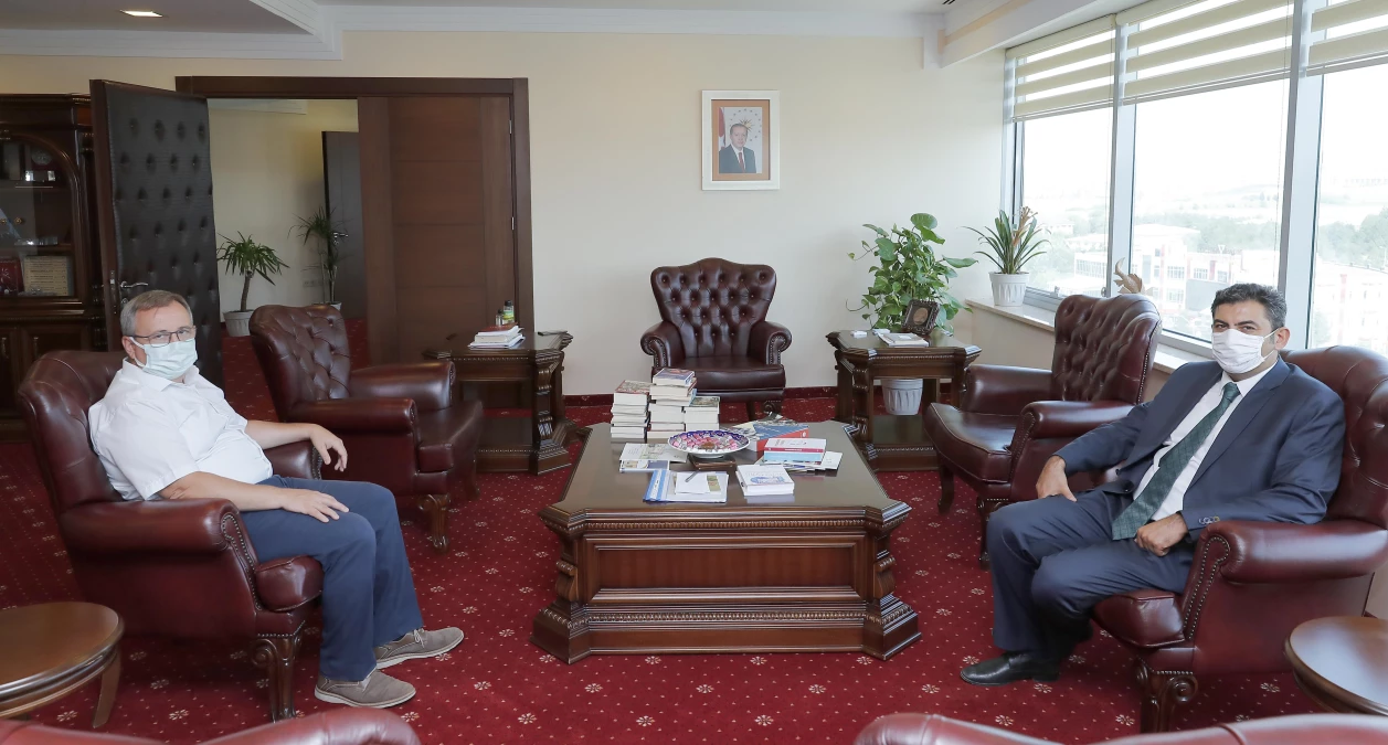 Edirne Cumhuriyet Başsavcısı Mustafa Çakmak\'tan Trakya Üniversitesi Rektörü Tabakoğlu\'na ziyaret