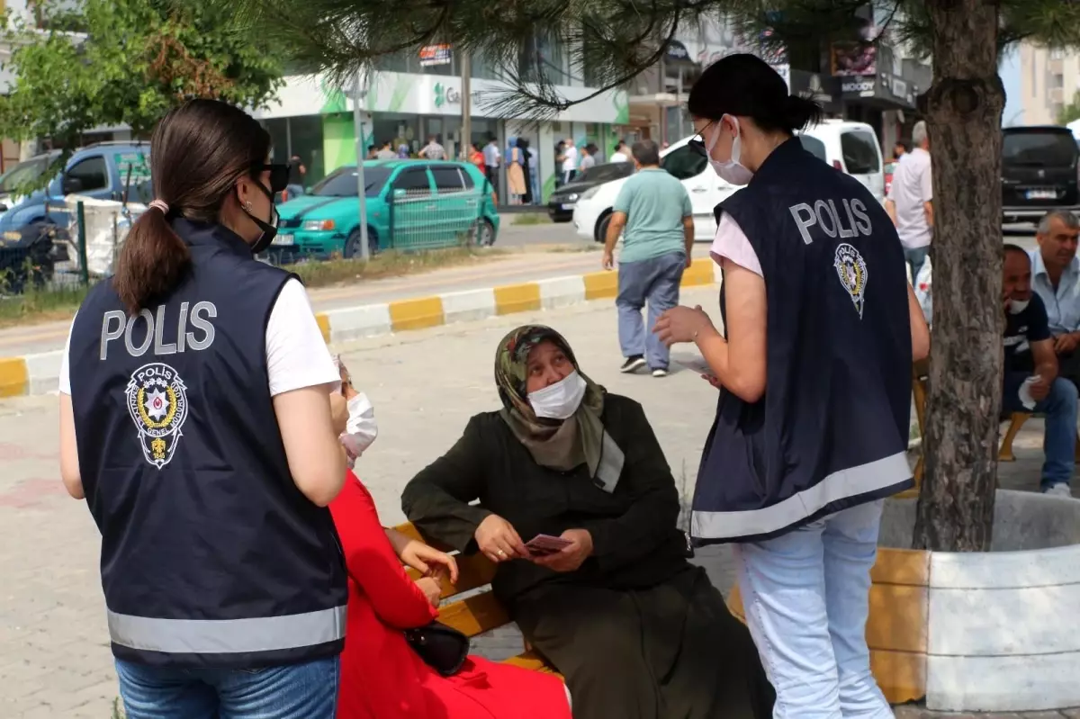 Emniyet, kadına şiddete karşı vatandaşları bilgilendirdi