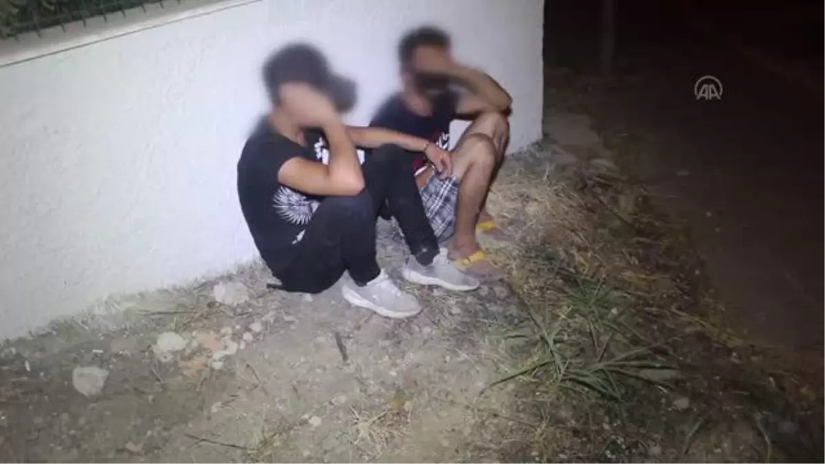 Hırsızlık şüphelileri ev sahibine yakalandı