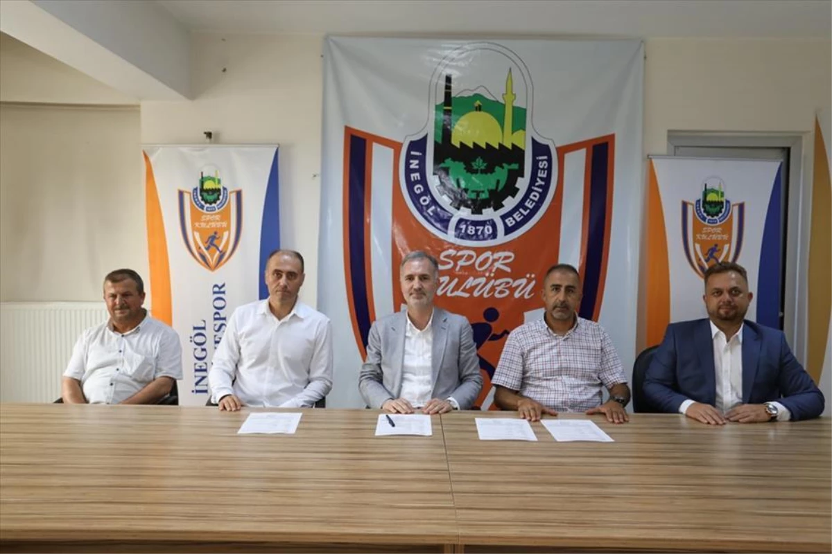 İnegöl Belediyespor 2. Lig Voleybol Takımı Serkan Seçkin\'e Emanet