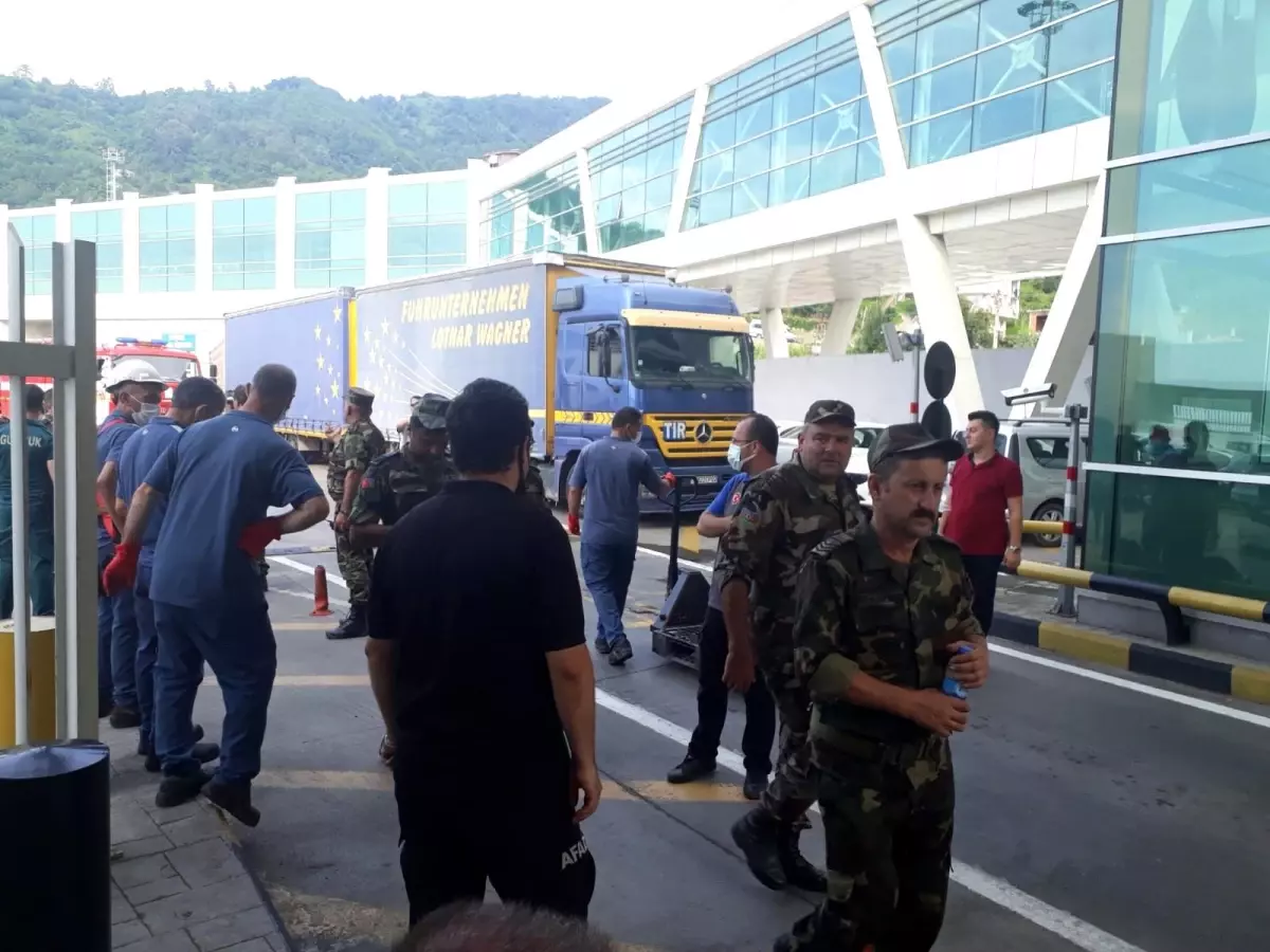 Son dakika haberi! Kardeş ülke Azerbaycan\'dan itfaiye ekipleri gelmeye devam ediyor