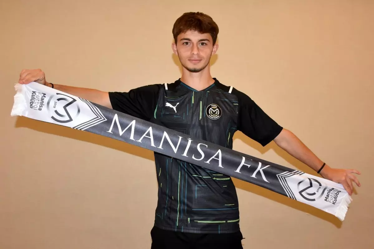 Manisa FK\'lı genç oyuncu Mehmet Ali Çelik profesyonel oldu
