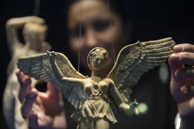  Peri heykelcikleri İzmir Arkeoloji Müzesinde ilk kez ziyarete açıldı