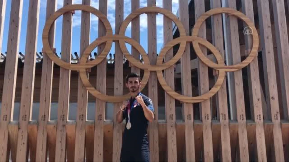 Tokyo 2020\'de gümüş madalya kazanan milli karateci Eray Şamdan, hayalini gerçeğe dönüştürdü