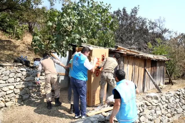 Türkiye Vakfı, Manavgat’ta evleri yanan ailelere beyaz eşya