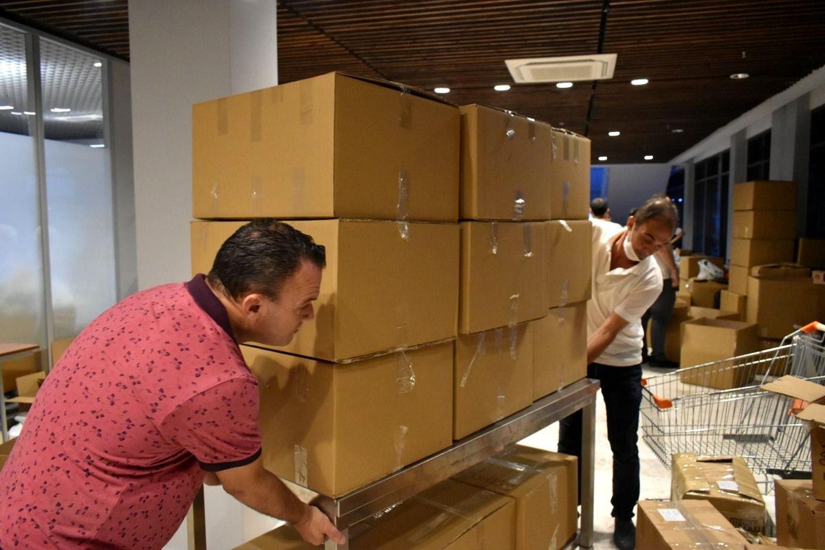 Yardım kolilerinde çıkan notlar duygulandırdı