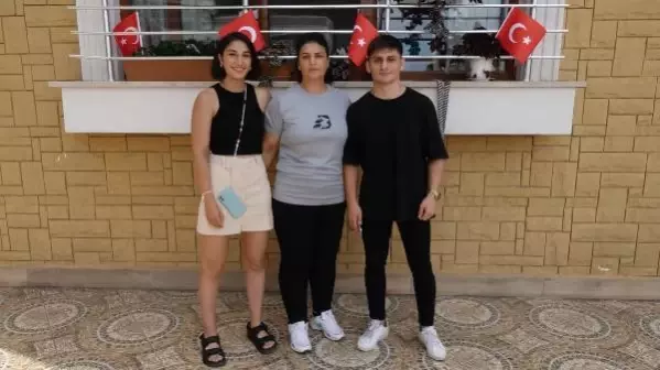 'Altın kız Busenaz'ın annesi: İman ve Türk'ün gücüyle bu başarıyı aldılar 'Altın kız Busenaz'ın annesi: İman ve Türk'ün gücüyle bu başarıyı aldılar
