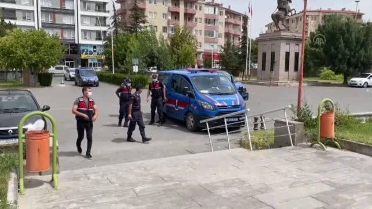 Son dakika: Arazi anlaşmazlığı nedeniyle çıkan kavgada baba ile oğlunu öldüren zanlı tutuklandı