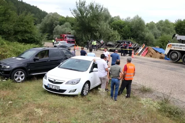 Bolu'da, şarampole devrilen tırın sürücüsü hayatını kaybetti