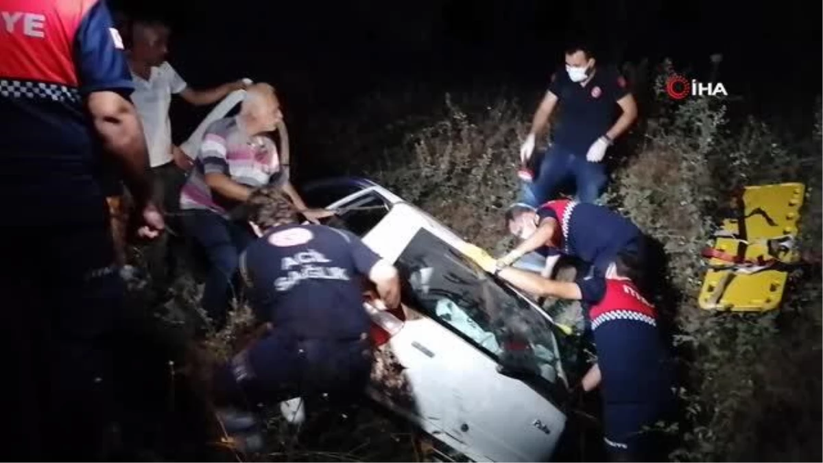 Çanakkale\'de şarampole uçan otomobilde 4 kişi yaralandı
