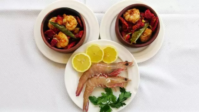 Dünyanın en kaliteli Jumbo karidesi Hatay'da sofraları süslüyor