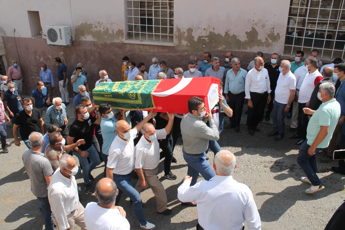 Son Dakika | Eski Devlet Bakanı Mehmet Adnan Ekmen\'in cenazesi Gercüş\'te toprağa verildi