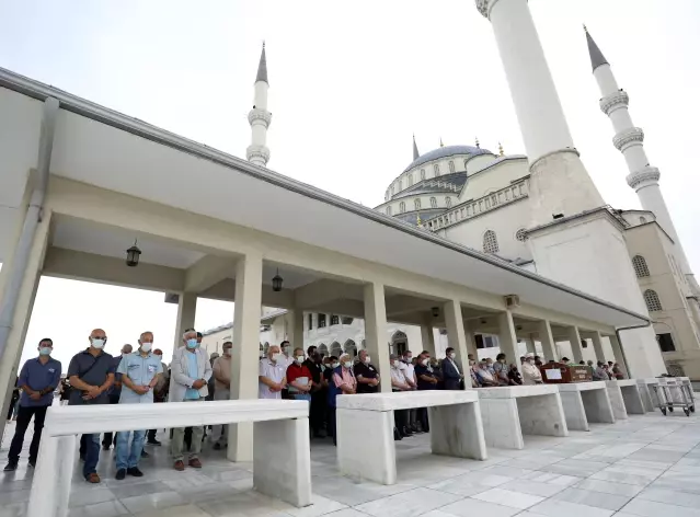 Kanun sanatçısı Gültekin Aydoğdu son yolculuğa uğurlandı