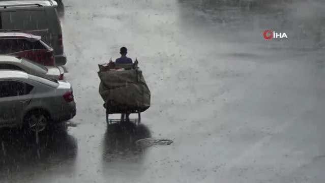 Kısa süreli etkili olan yağmur Diyarbakır'ı serinletti