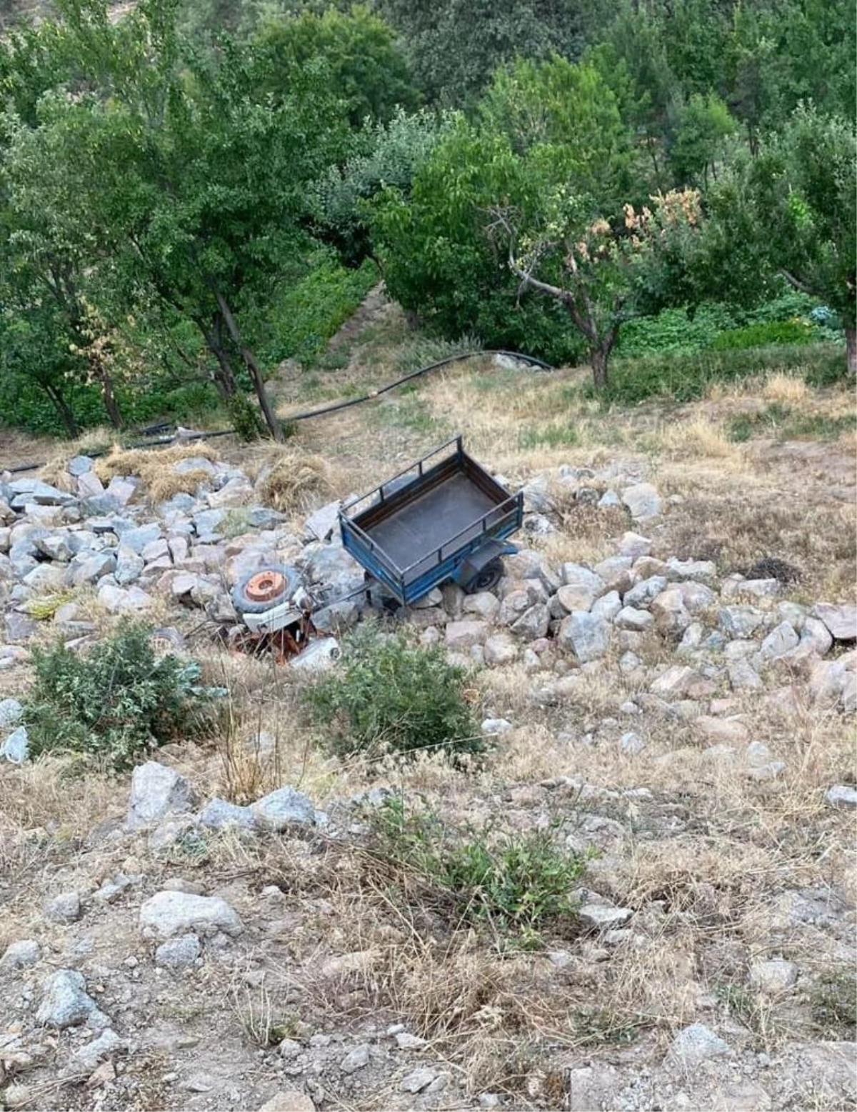 Konya\'da devrilen tarım aracını kullanan kişi hayatını kaybetti
