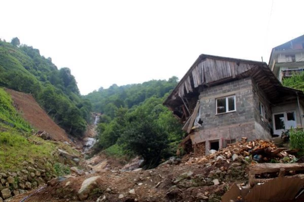 RİZE'DE SEL AFETİNİN ALTYAPI HASARI ORTAYA ÇIKTI