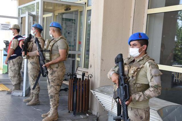 ŞANLIURFA - Arazi anlaşmazlığı kavgası: 4 yaralı ŞANLIURFA - Arazi anlaşmazlığı kavgası: 4 yaralı