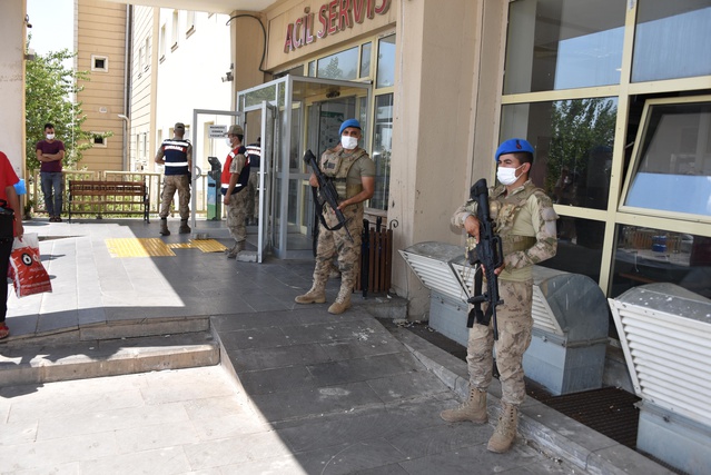ŞANLIURFA - Arazi anlaşmazlığı kavgası: 4 yaralı ŞANLIURFA - Arazi anlaşmazlığı kavgası: 4 yaralı