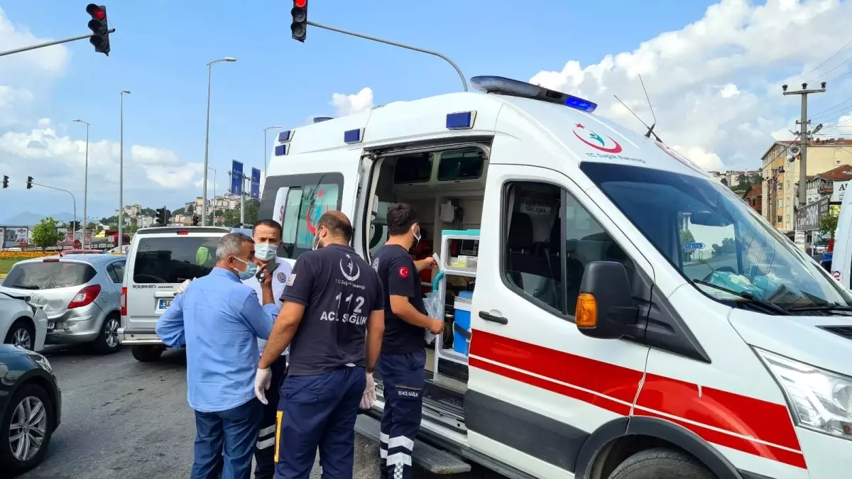 Zonguldak\'ta zincirleme trafik kazası: 2 yaralı