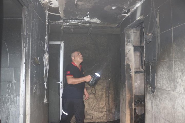 Adana'da spor salonunda çıkan yangın söndürüldü