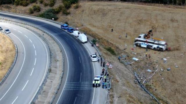 Balıkesir'de 15 kişinin öldüğü otobüs kazasında korkunç detay! Olay yerinde 40 metrelik fren izine rastlandı