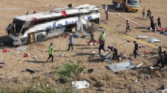 15 kişinin öldüğü feci otobüs kazasında ilginç detay! 40 metrelik fren izine rastlandı