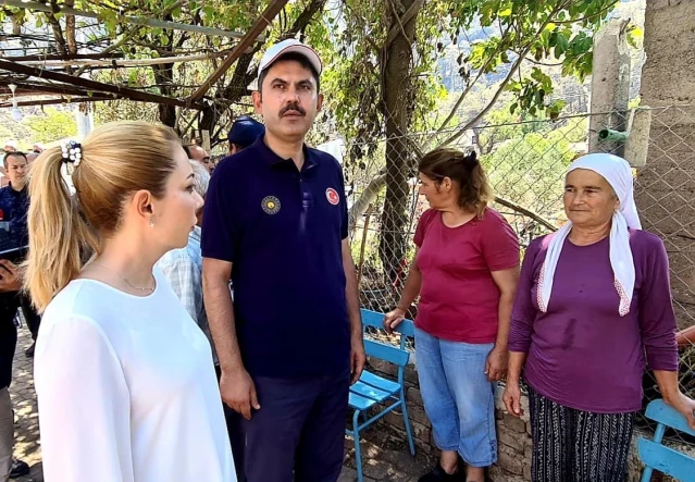 Çevre ve Şehircilik Bakanı Kurum, Marmaris'te yangından etkilenen mahallelerde inceleme yaptı