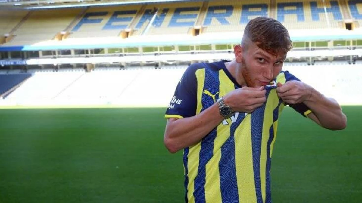 Hocasından Fenerbahçe\'ye transfer olan Burak Kapacak\'a övgüler: Asansörde 5 kişiyi çalımlar