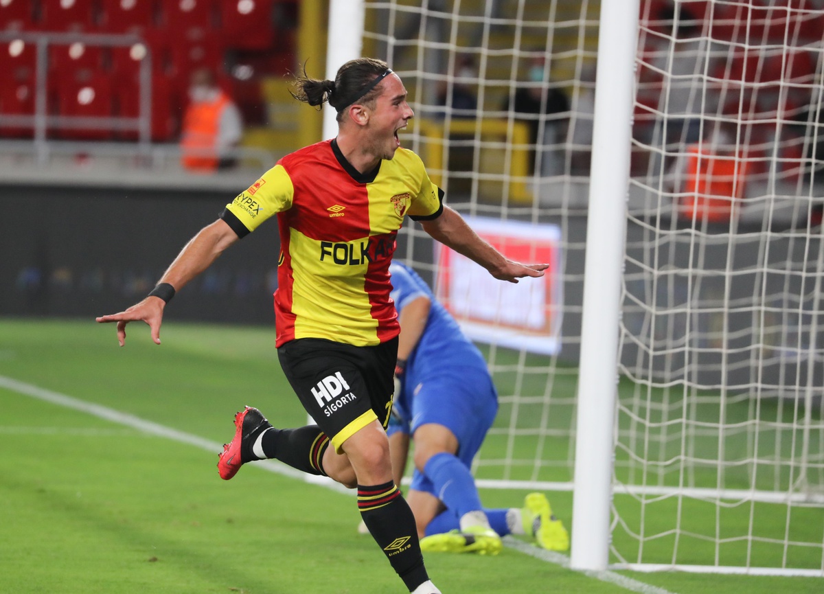 Göztepe, hazırlık maçında Altınordu\'yu 2-0 mağlup etti