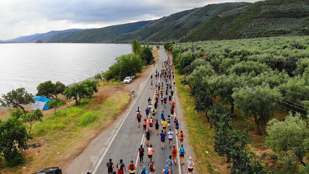 "İznik Ultra Maratonu" 15 ülkeden yaklaşık bin sporcunun katılımıyla yapıldı