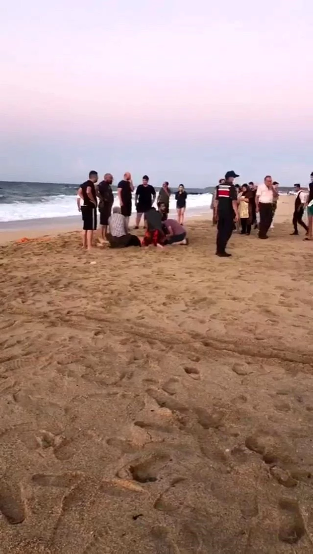 karaburun da denize giren 42 yasindaki adam boguldu son dakika