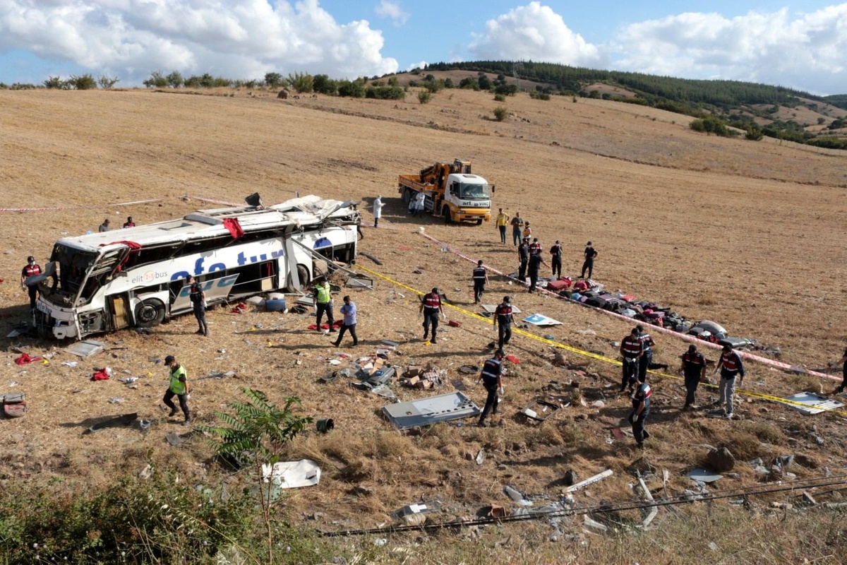 Son dakika haberi: Katliam gibi kazada ölü sayısı 15 oldu