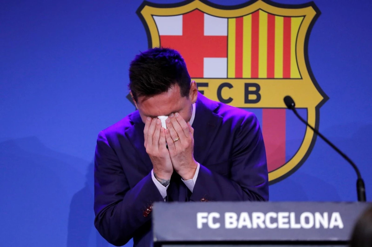 Lionel Messi, Barcelona\'ya göz yaşlarıyla veda etti