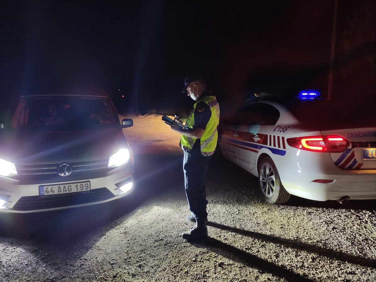 Malatya\'da jandarma orman yangınlarına karşı gece denetim yaptı
