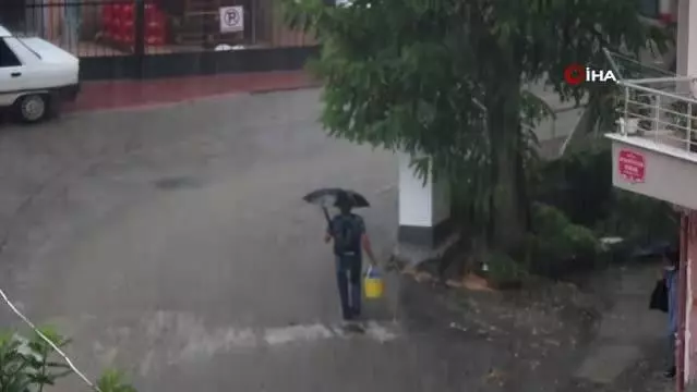 samsun da saganak sonrasi yollar gole dondu