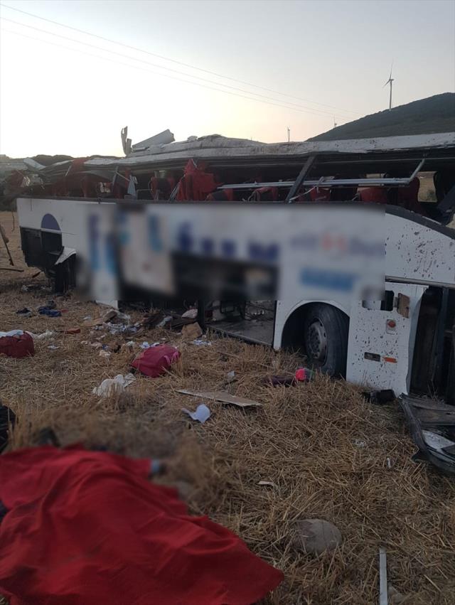Son Dakika: Balıkesir'de yolcu otobüsü devrildi: 14 kişi hayatını kaybetti, 18 yaralı var