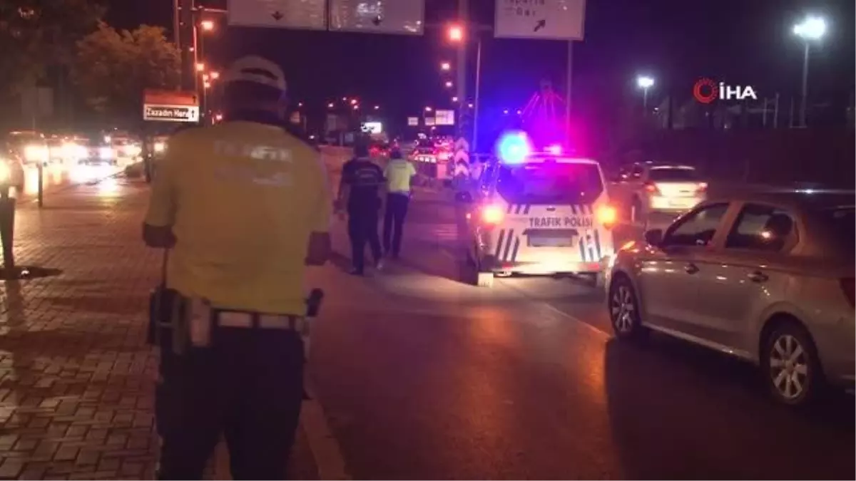 Yol kenarındaki şüpheli poşet fünye ile patlatıldı