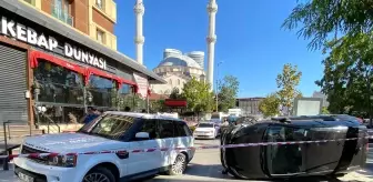 Ataşehir'de park halindeki cipe çarpan otomobil yan yattı