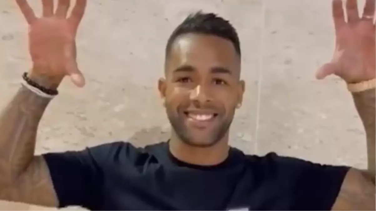 Beşiktaş taraftarının sabırsızlıkla beklediği Alex Teixeira, sonunda İstanbul\'a geldi