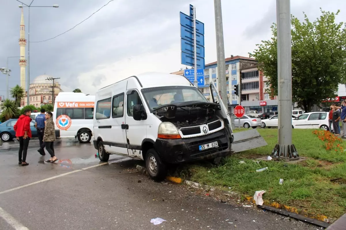 Son dakika haber! Çarşamba\'da trafik kazası: 1 yaralı