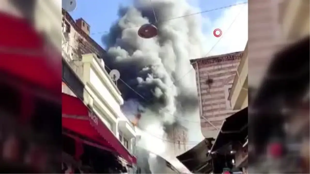 Son Dakika | Eminönü\'nde binanın çatı katındaki jeneratörde yangın