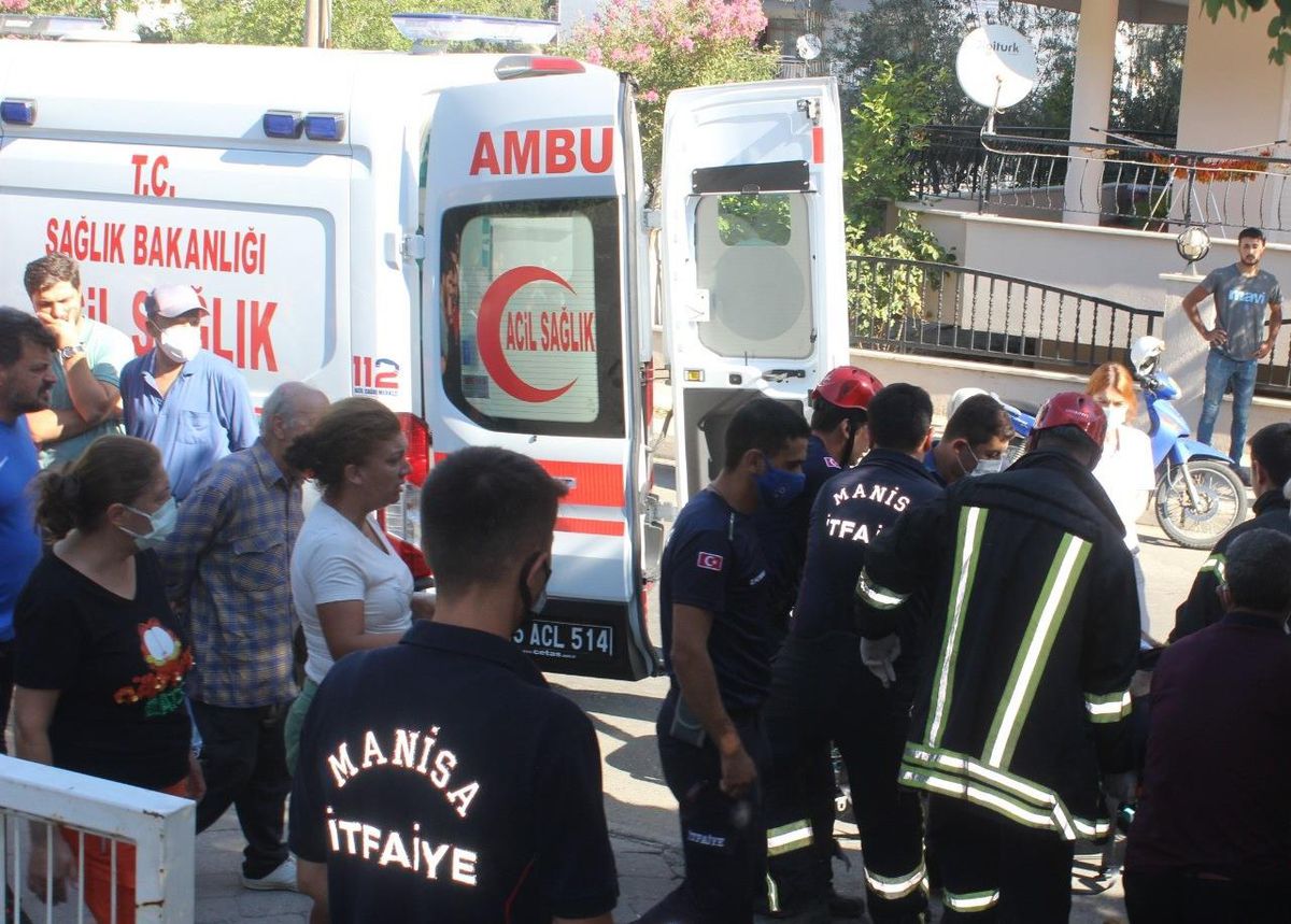 Manisa\'da hemzemin geçitte kaza: 1 ağır yaralı