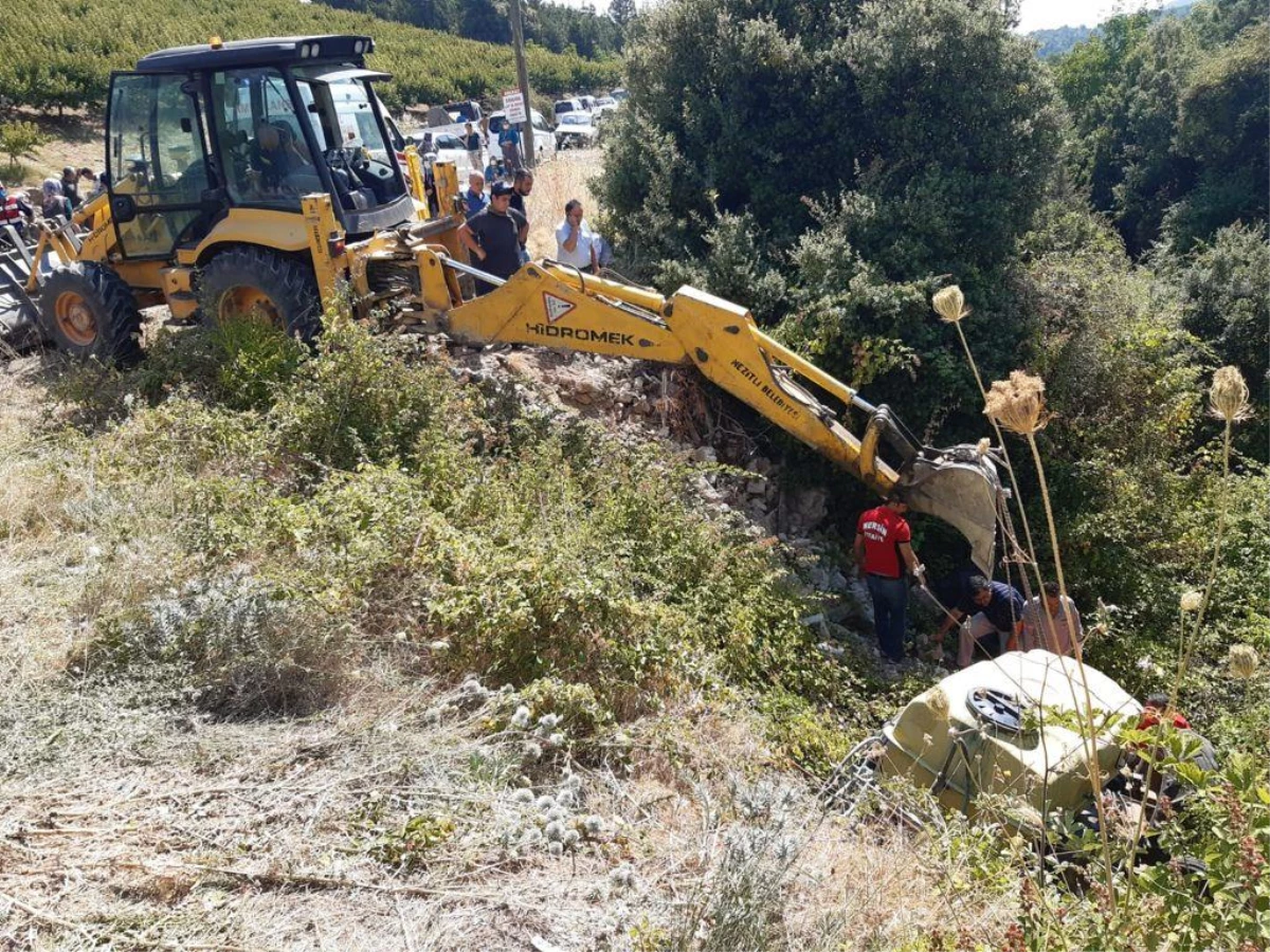 Mersin\'de devrilen traktörün altında kalan kişi yaşamını yitirdi